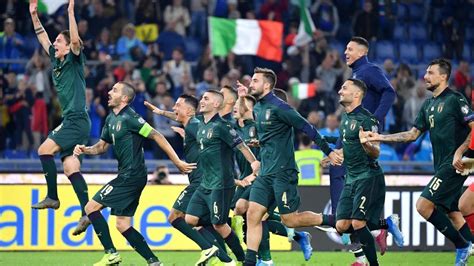 Удобная турнирная таблица чемпионата по футболу: Hope-Green Azzurri Beat Greece, Claim Seat at Euro 2020 ...