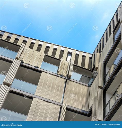 Voorgevel Van Een Moderne Flat Stock Afbeelding Image Of Condominium