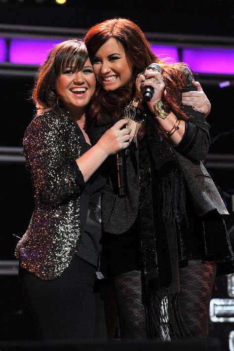 Kelly Clarkson Opened Up To Demi Lovato About Her Struggle With Depression