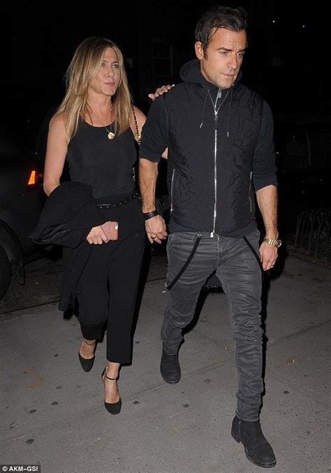 Jennifer Aniston Holds Hands With Justin Theroux On Nyc Dinner Date