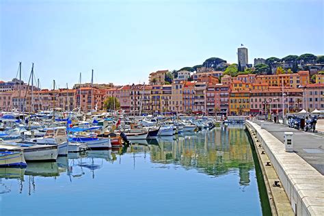 Uncover the French Riviera with a yacht constitution in Cannes 모터보트 블로그