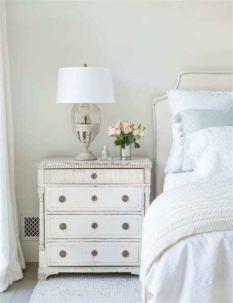 These complete furniture collections include everything you need to outfit the entire bedroom in coordinating style. Off White Bedroom with Blue Ruffled Shams - Transitional ...