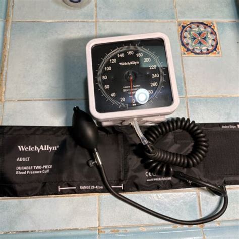 Welch Allyn Ce0297 Wall Mount Sphygmomanometer Blood Pressure Adult