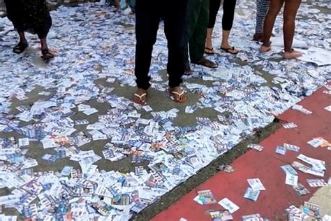 Vídeo Ruas De Salvador Amanhecem Sujas Pelos Tradicionais Santinhos Eleições Farol Da Bahia