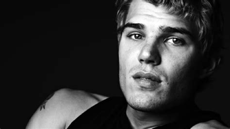 The Secret Circles Chris Zylka 5 Things To Know