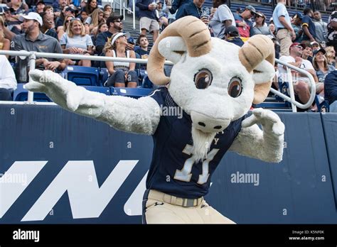 Navy Mascot Bill Hi Res Stock Photography And Images Alamy