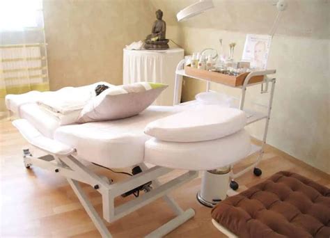 Best Electric Lift Massage Tables And Automatic Massage Beds Hobbr