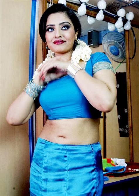 Actress Mumtaj Hot Navel Photos