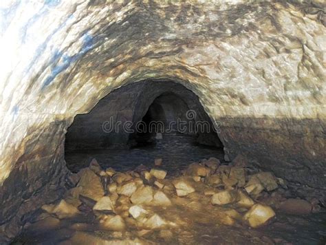 Dead End In Tunnel In Cave Under Ground Stock Image Image Of Colliery