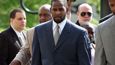 Sex Offender R Kelly Suing His Jail For 100million For Putting Him