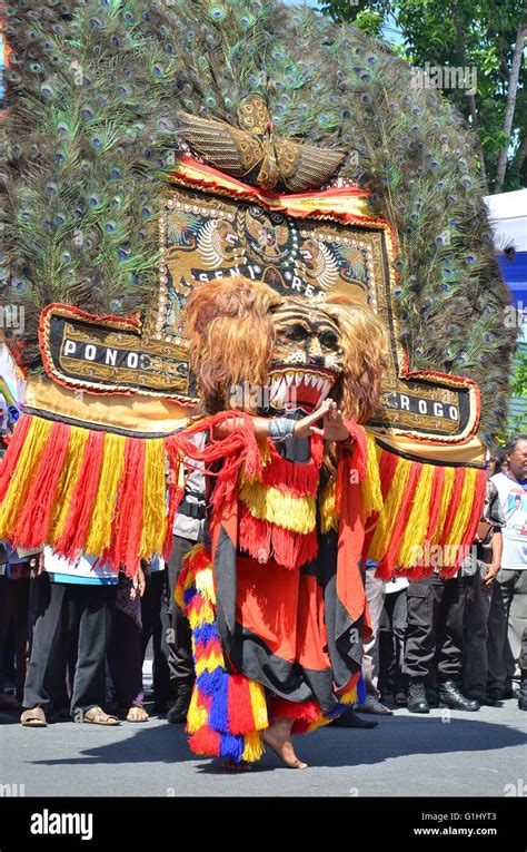 Reog Ponorogo Hi Res Stock Photography And Images Alamy