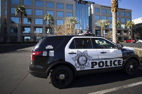 Las Vegas Police Say Officer Admitted To Drinking Before Crash Local Las Vegas Local