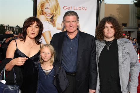 treat williams remembered stars and famous friends honor the actor who died at 71 in a