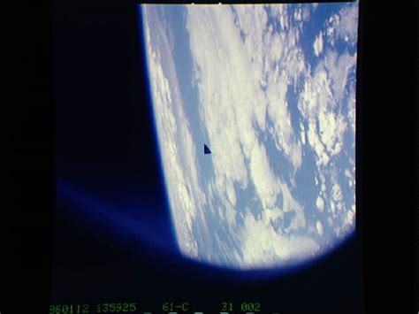 Triangle Ufo Photographed By Nasa Iss Jan 24 2013 Paranormal