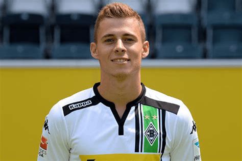 Hazard związany jest z ryzykiem, a udział w nielegalnych grach. Thorgan Hazard Salary, Background, Professional Career ...