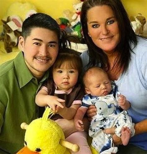 ‘world’s First Pregnant Man’ Thomas Beatie’s Divorce Proceedings Stalled As Judge Questions