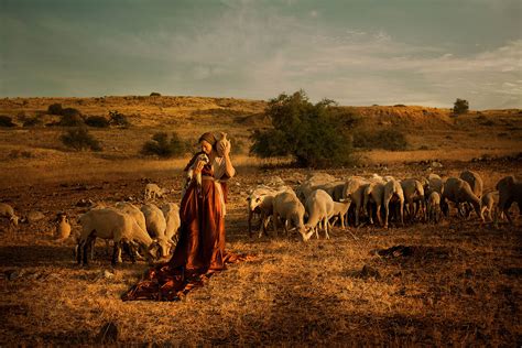 In Visual Midrash Israeli Artist Puts Biblical Women In The Center Of