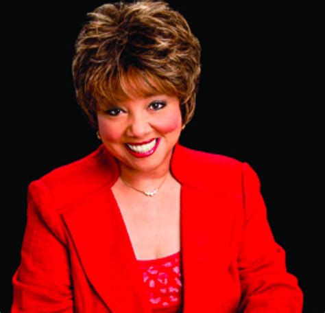 carole simpson 1st black woman to anchor major t v network evening newscast before mary jane