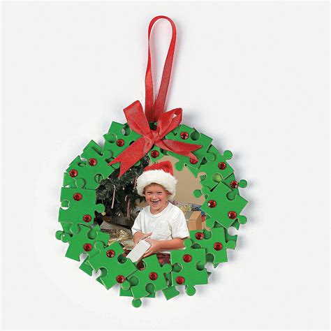 Puzzle Piece Christmas Wreath Picture Frame Ornament Craft Kit Makes