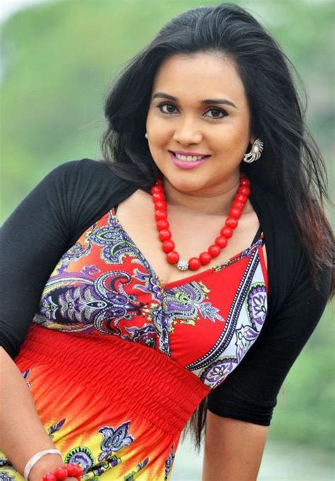 Bigo live goyang hot !!!! sri lankan actress profiles and pictures : gayathri dias