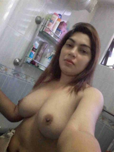 Curvy And Slim Desi Indian Hotties Explicit Amateur Photos
