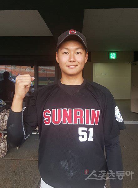 이에 대해 김영준 총영사는 총영사관의 가장 중요한 업무는 재외국민 보호 및 지원이라 생각한다. '황금사자기' 선린인터넷고 최수형 "LG 김영준 형이 롤모델 ...