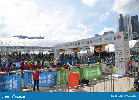 Standard Chartered Marathon Singapore 2015 Finishing Line Editorial