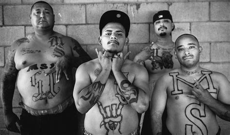 de gangs van los angeles vice 18th street gang running the gauntlet gang tattoos body