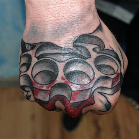 8 Easy Brass Knuckles Tattoo Designs For Men And Women