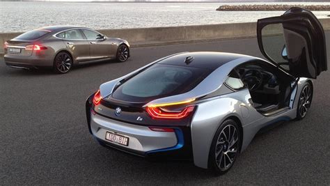 A modified bmw made from recycled parts and costing just £10,000 to build has smashed the guinness book of world records title for longest range of an electric vehicle. 2015 BMW i8 vs Tesla Model S | hybrid vs electric | CarsGuide