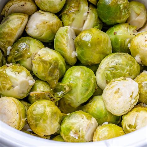 Trim and halve brussel sprouts and transfer to a large mixing bowl. Garlic Lime Brussels Sprouts | Recipe (With images ...