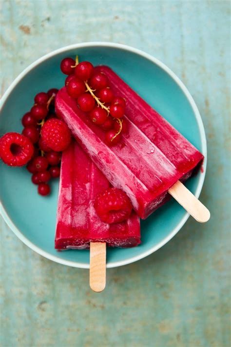 Red Berry Fruit Popsicles Berry Popsicles Berry Popsicle Recipe