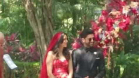 Farhan Akhtar And Shibani Dandekar Exchange Wedding Vows See Their