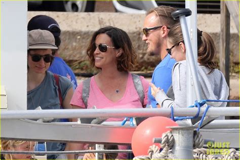 Woody Harrelson Goes Snorkeling With Pregnant Alanis Morissette In