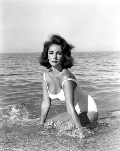 Elizabeth Taylor Hotness Remembered In Black And White