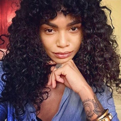 meet the curly hair instagram star fueling our summer dreams curly hair styles hair