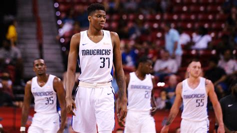 Greek basketball prodigies giannis and thanasis, better known as the antetokounmpo brothers, have steadily risen to international athletic fame. Dallas Mavericks' Kostas Antetokounmpo: 'I told Giannis I ...