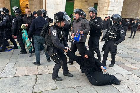 Israel Storms Mosque Detaining Hundreds And Prompting Clashes Amid Religious Holiday Abc News