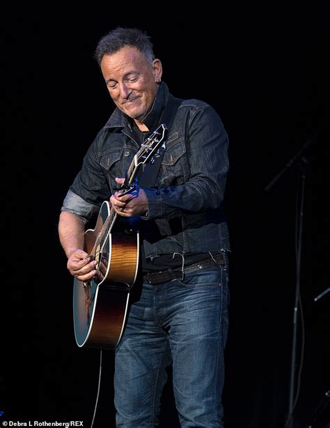 Последние твиты от bruce springsteen (@springsteen). Bruce Springsteen announces tour of Australia in 2020 | Daily Mail Online