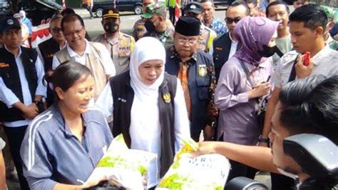 Gelar Operasi Pasar Di Pasar Legi Kota Blitar Gubernur Khofifah Harga