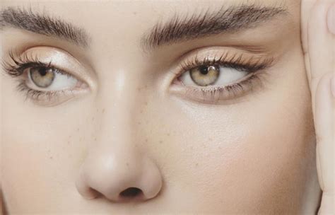 Fluffy Brows The Eyebrow Trend With Radiant Expression Womens Alphabet