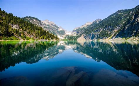 2880x1781 Water Reflection Lake Mountain Forest Blue Peaceful Nature