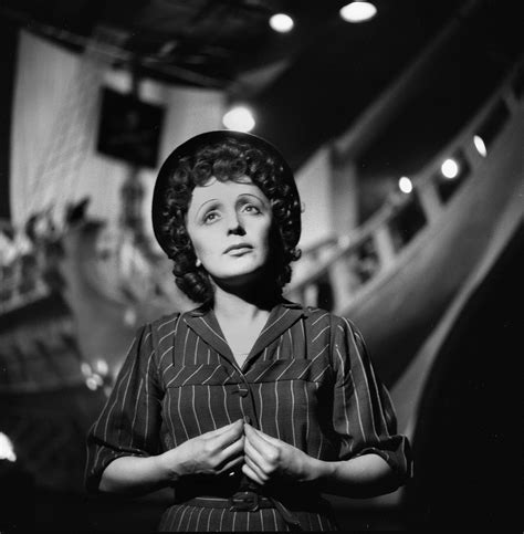 Listen to edith piaf | soundcloud is an audio platform that lets you listen to what you love and share the sounds you stream tracks and playlists from edith piaf on your desktop or mobile device. 24 Maddede Acılardan Beslenen Bir Kaldırım Serçesi: Edith ...