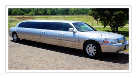 10 Passenger Lincoln Stretch Limousine Gray Thomas Limousine