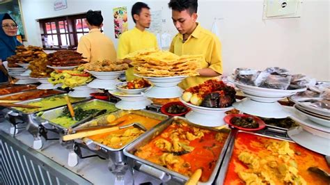 Muslim Street Food in Jakarta - SPICY Indonesian Street Food | BEST BBQ