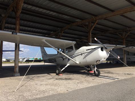 Cessna 172s Skyhawk Sp N5524a Sunstate Aviation