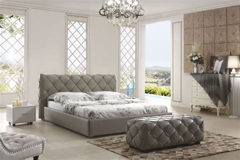 Luxury Italian Leather Bed With Dimonds Italian Style King Size Bed