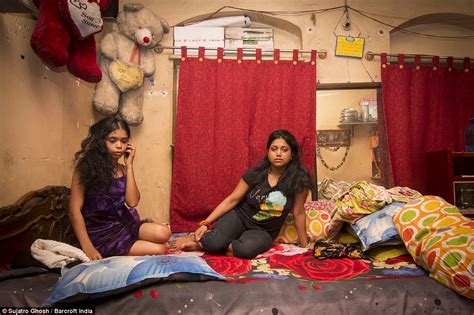 Inside Sonagachi Asias Largest Red Light District With Hundreds Of Brothels Daily Mail Online