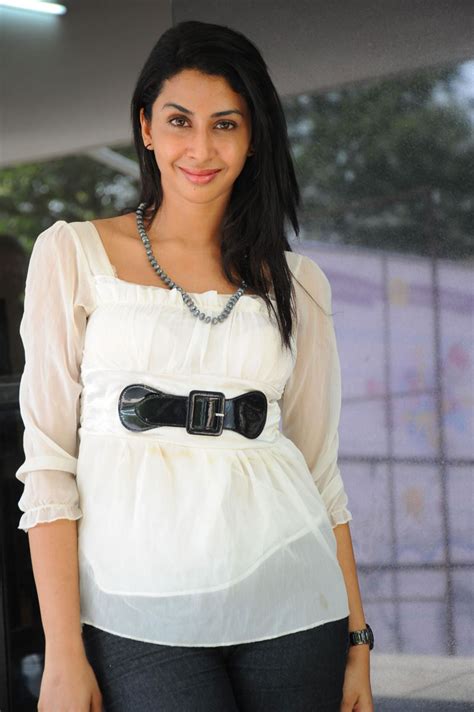 New Actress Gayatri Iyer Photo Shoot