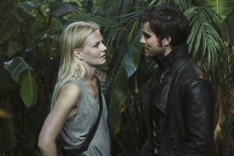 Emma Swan Captain Hook Once Upon A Time Photo 35948211 Fanpop